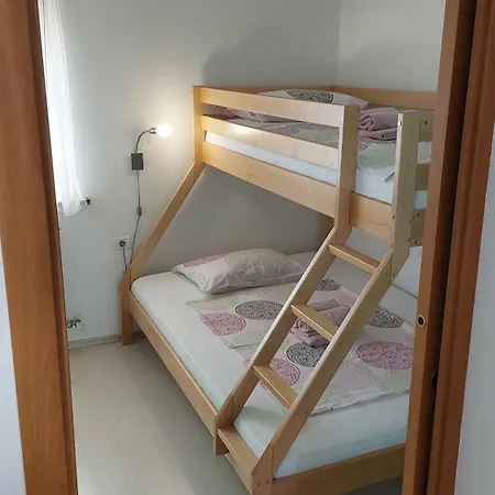 Apartma Olea Sared * 伊佐拉