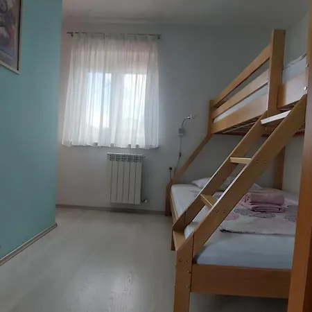 Apartma Olea Sared 伊佐拉