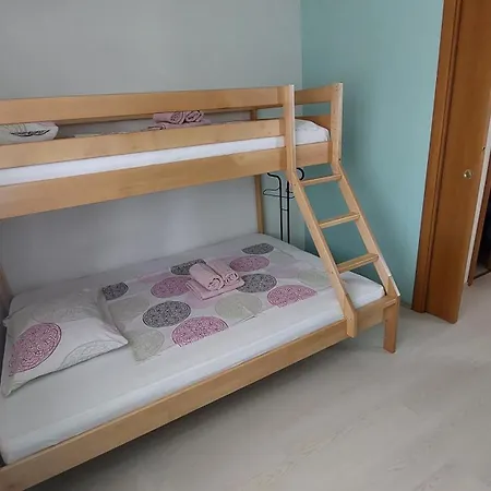 Apartma Olea Sared * איזולה