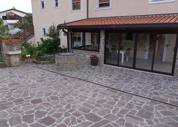 Apartma Olea Sared アパート