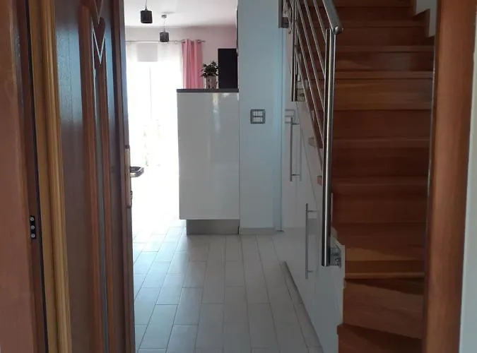 Apartma Olea Sared * イゾラ