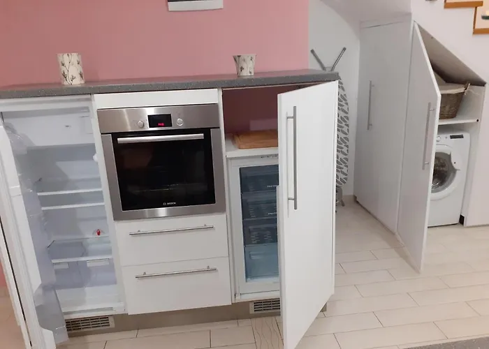 Apartma Olea Sared イゾラ