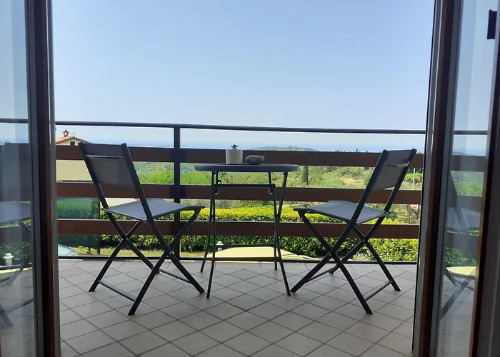 Apartma Olea Sared * イゾラ