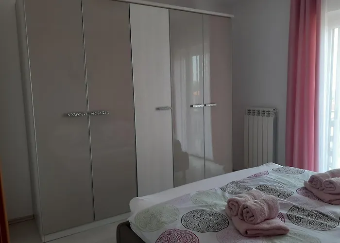 アパート Apartma Olea Sared イゾラ