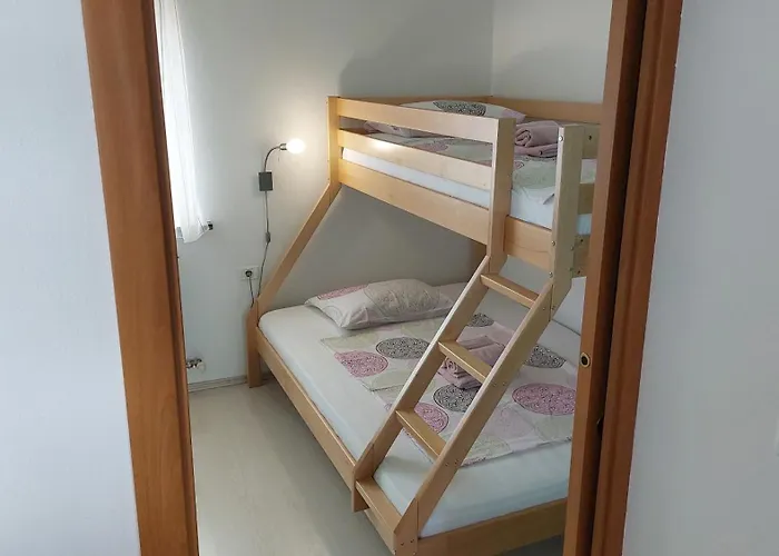 Apartma Olea Sared * イゾラ