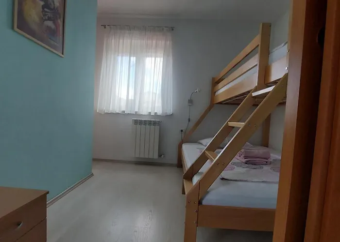 Apartma Olea Sared イゾラ